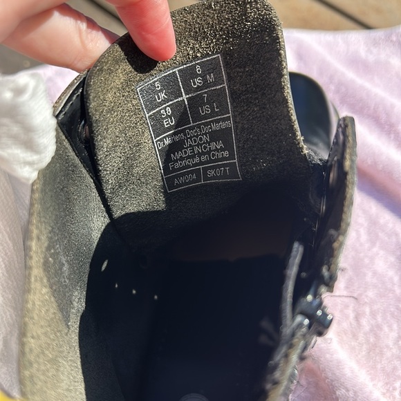 DR. MARTENS JADON BOOT  LEATHER PLATFORMS - Picture 5 of 7